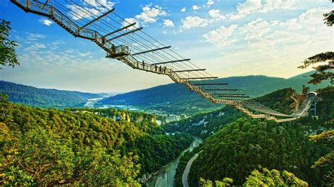  A Ponte de Ferro Suspensa em Shuozhou: Uma Joia Industrial com Vistas Espetaculares!