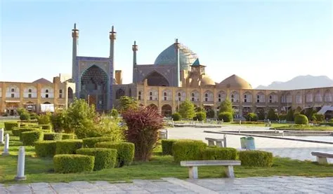 A Praça Jameh de Isfahan: Um Mosaico de História e Cultura em um Laço de Beleza Arquetípica!