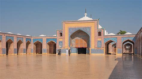  Shah Jahan Mosque Uma Obra-Prima Arquitónica Encantadora e Imponente em Thatta