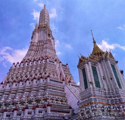 Wat Arun: O Templo do Amanhecer que Brilha como um Diamante Gigante!